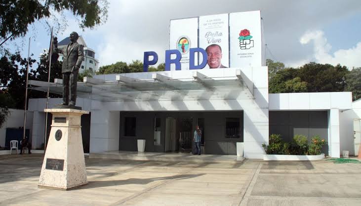 PRD impulsa acercamientos con FP y PLD para articular frente opositor rumbo a 2028