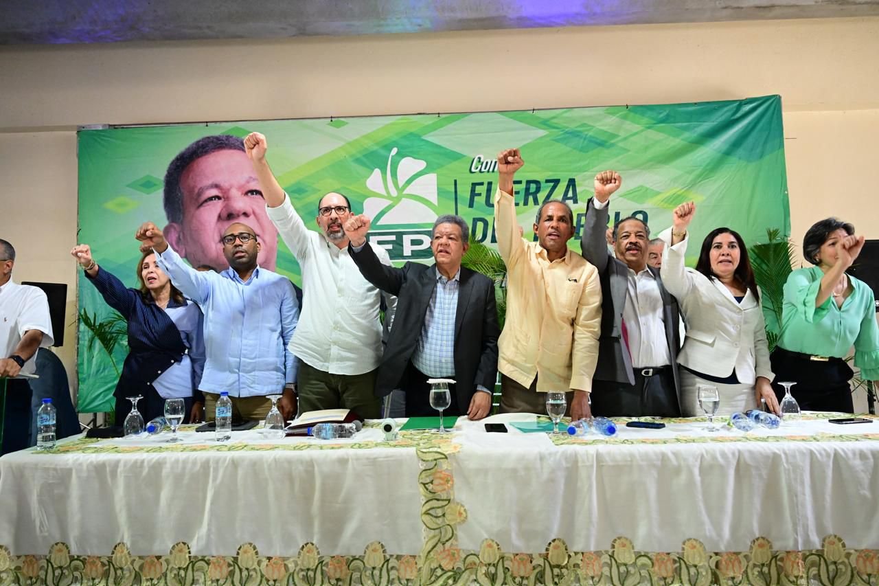 Leonel Fernández encabeza asambleas provinciales en despliegue nacional de la Fuerza del Pueblo