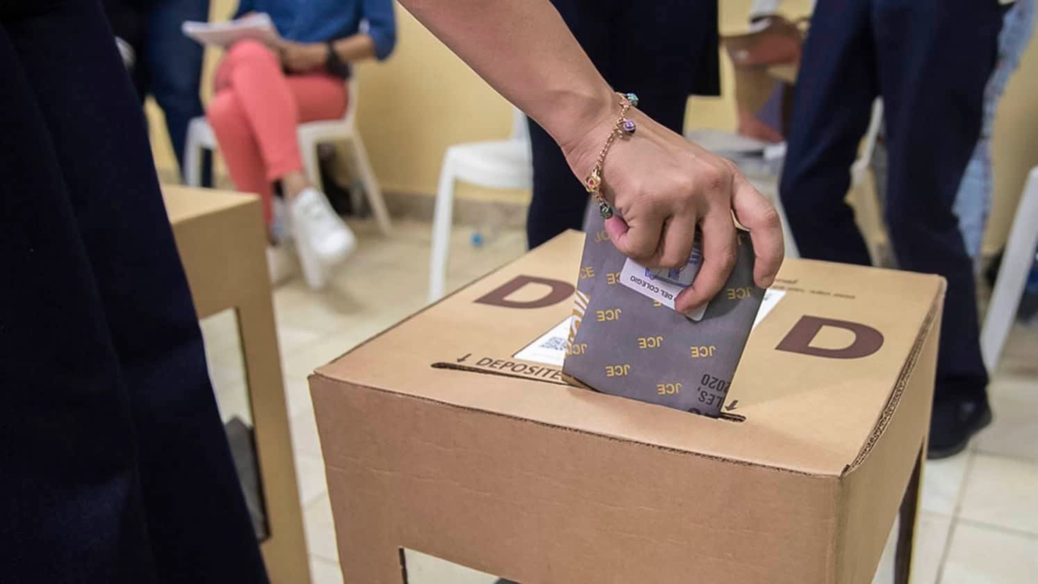 Crear un partido en República Dominicana exige 90 mil firmas y estructura en 158 demarcaciones