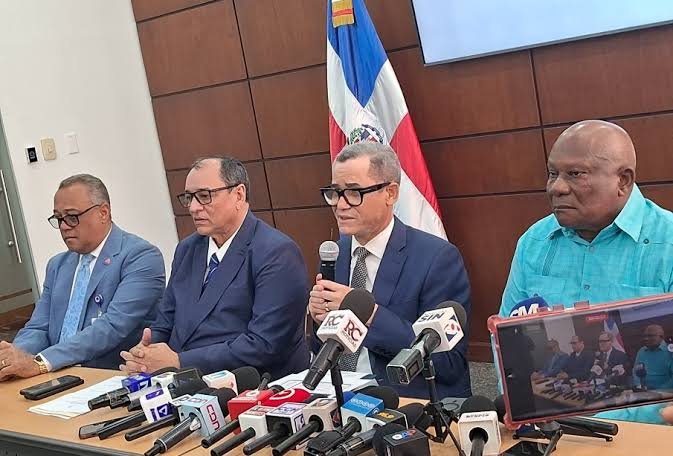 Gobierno aumenta 20 % salario mínimo de trabajadores de la construcción